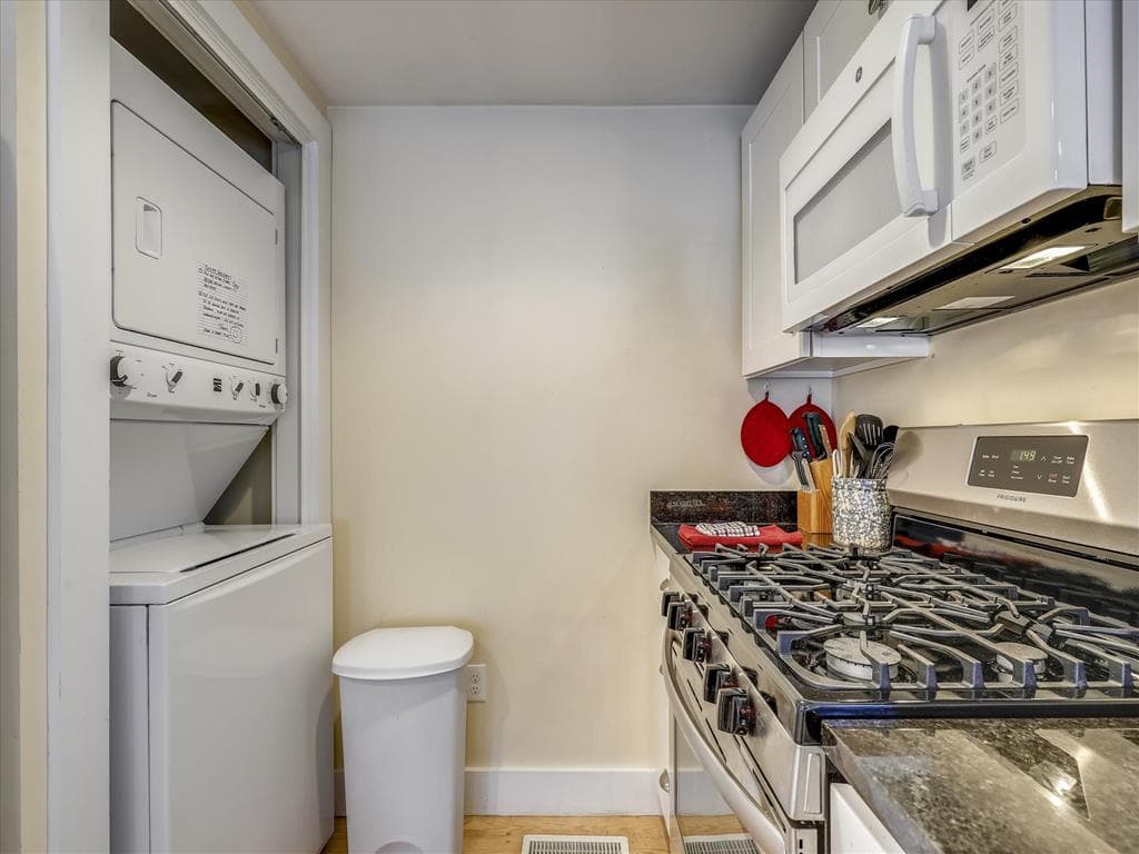 Jacobsen 1 - Photo 42