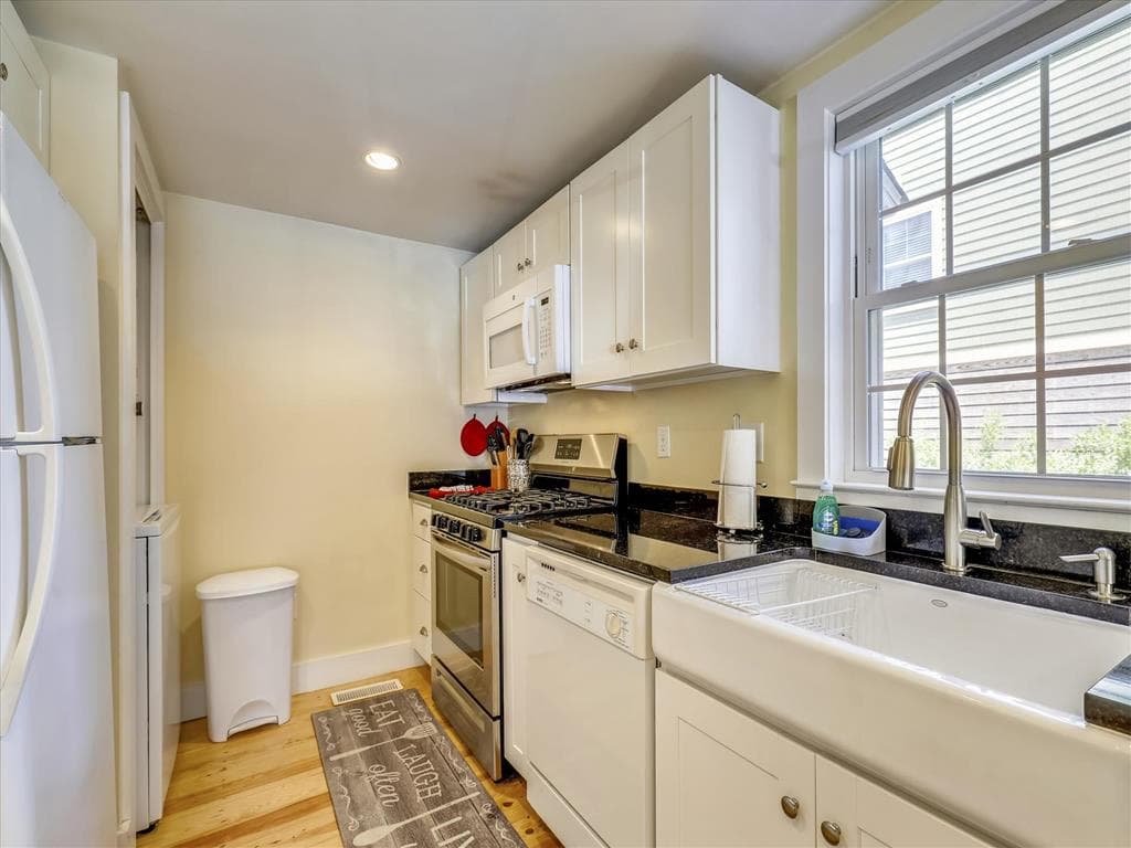 Jacobsen 1 - Photo 11