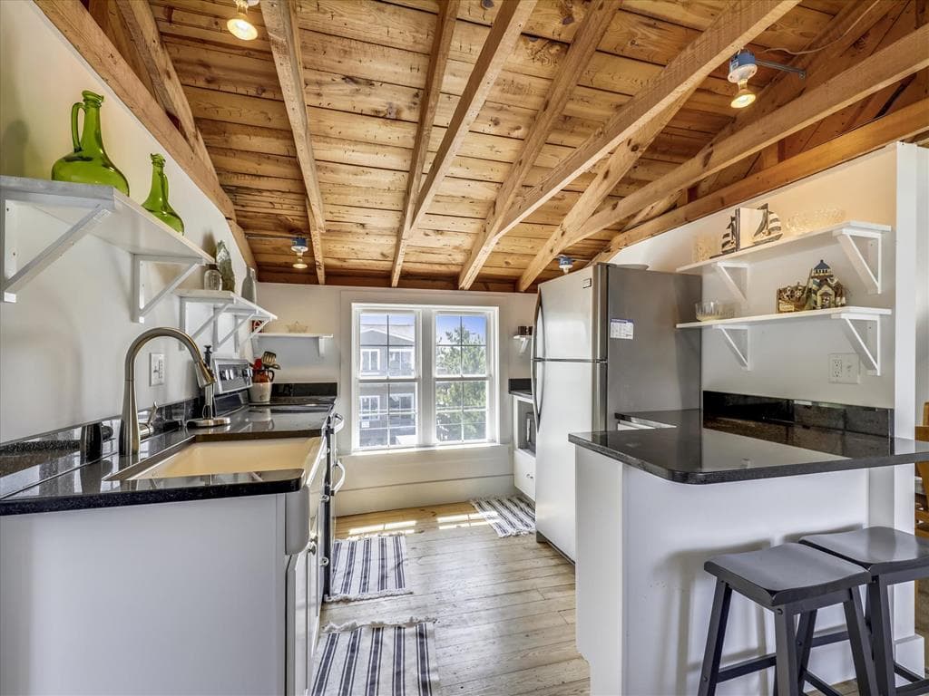 Jacobsen 3 - Photo 1