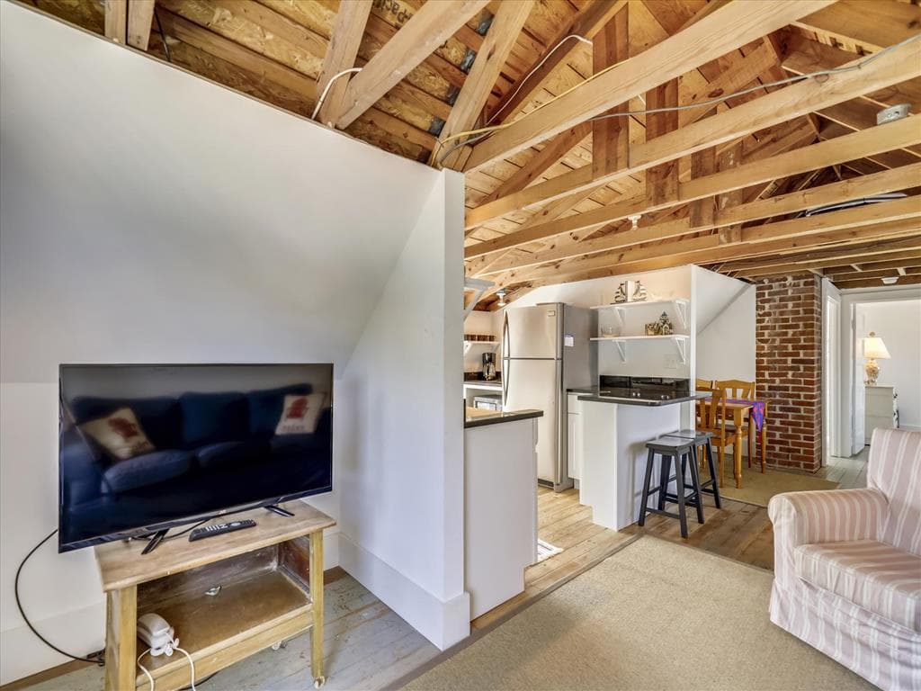 Jacobsen 3 - Photo 18