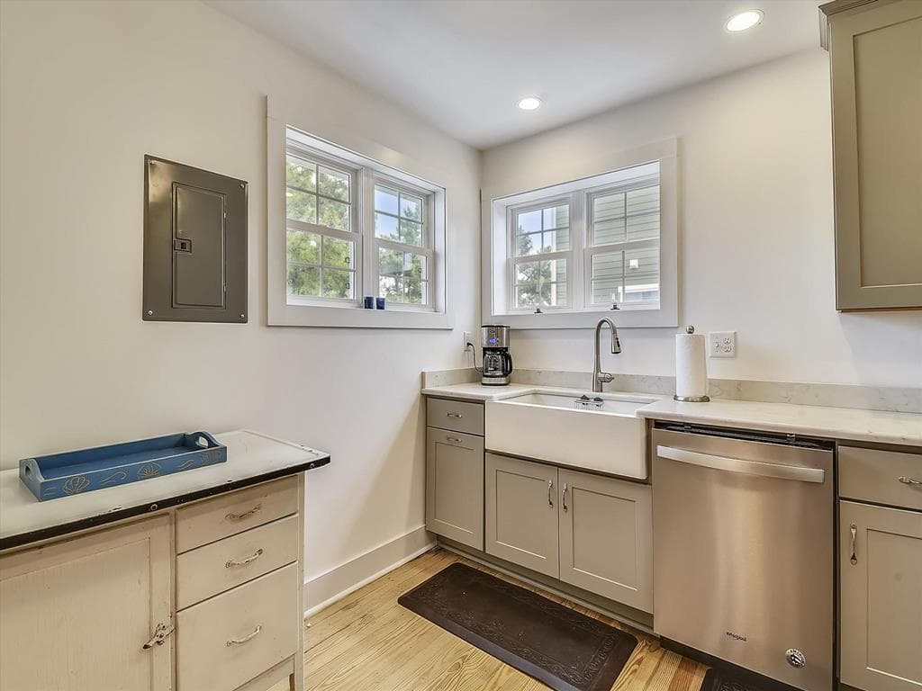 Jacobsen 2 - Photo 13