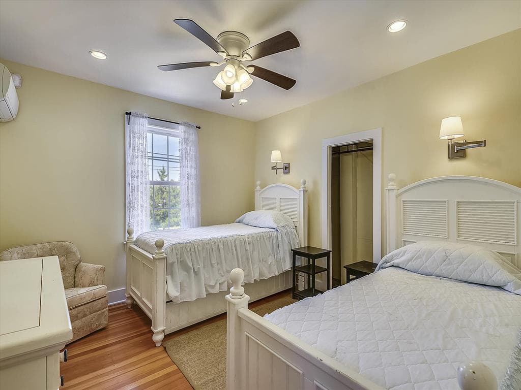 Jacobsen 2 - Photo 22