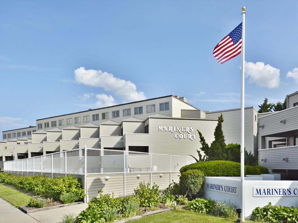 103 Mariners Court - Photo 1