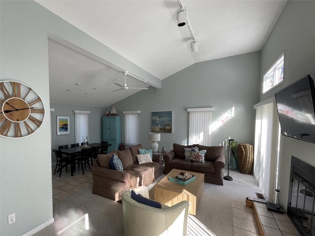 Botzler J - Photo 13