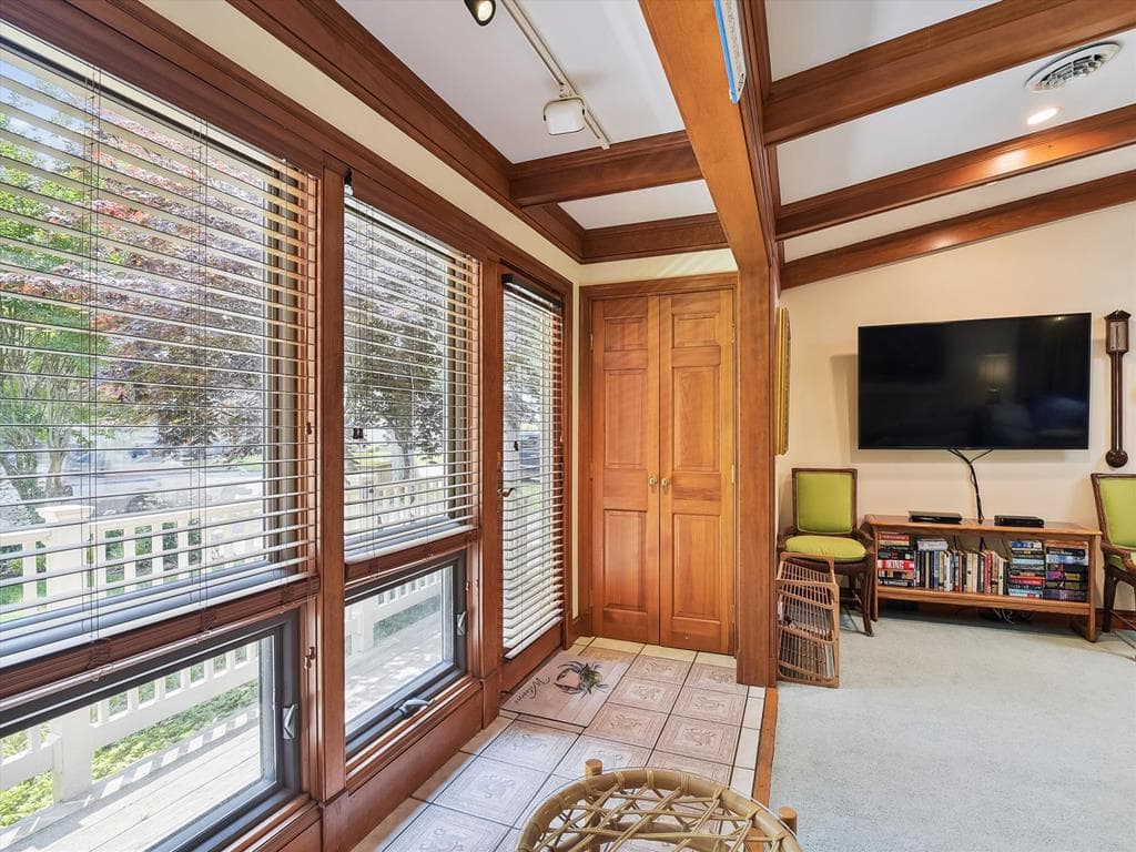 Linderman - Photo 23