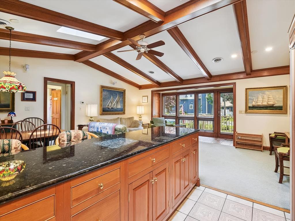 Linderman - Photo 11